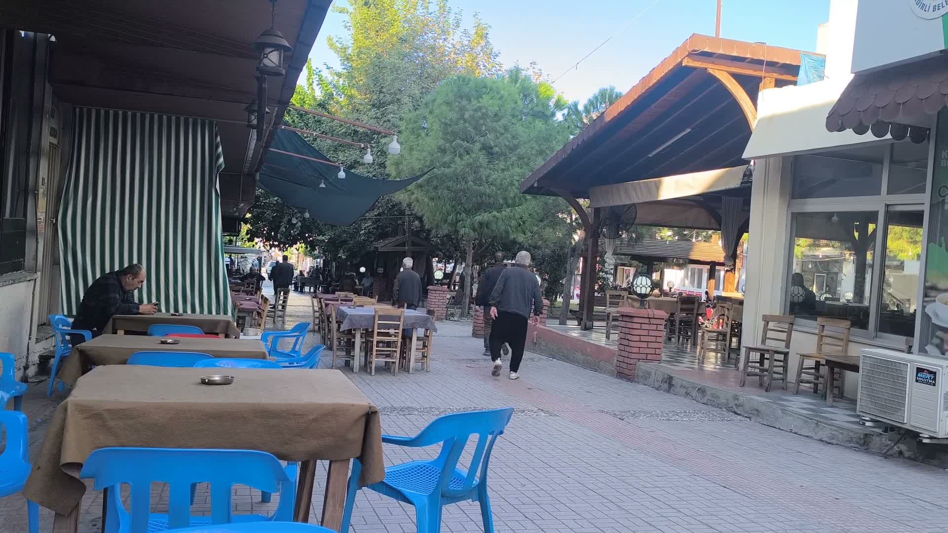 Yaşlılık aylığı alan vatandaş: "Geçinemiyorum, kağıt topluyorum çöplerden öyle sağlıyorum geçimimi"