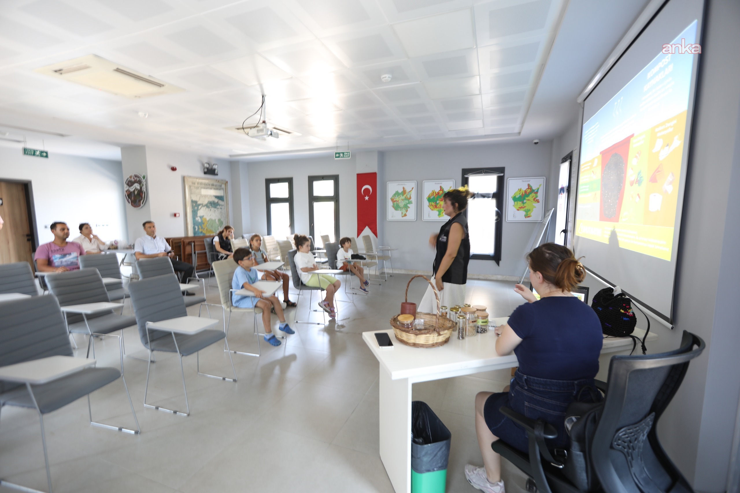 Efes Tarlası Yaşam Köyü'nde çocuklar toprağın bilgisi ile buluştu