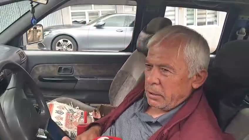 Şavşat’ta vatandaşlar pahalılıktan şikayetçi: “Hayat pahalı, emekli maaşı yetişmiyor"
