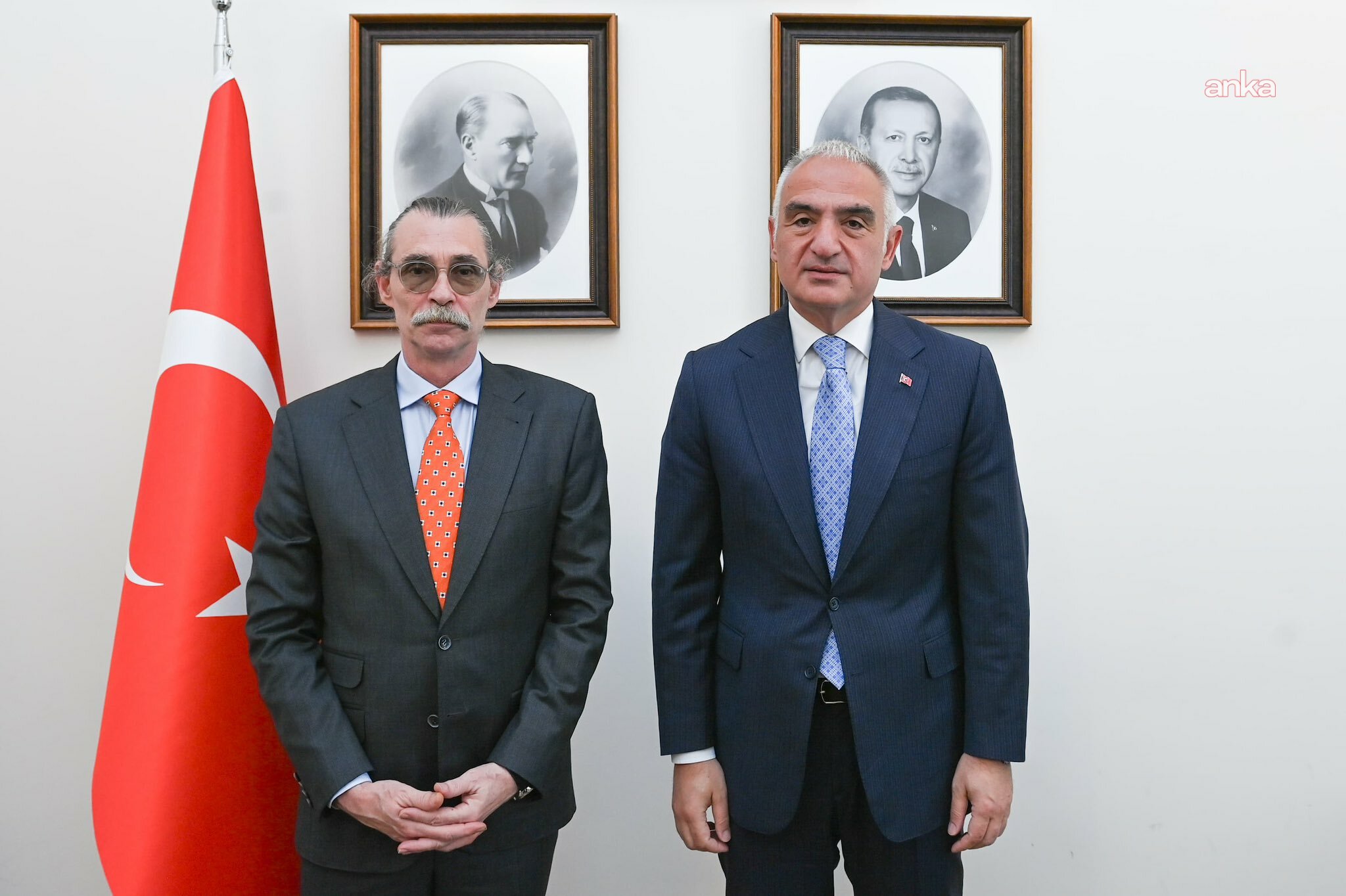 Erdal Beşikcioğlu'ndan Bakan Mehmet Nuri Ersoy'a ziyaret