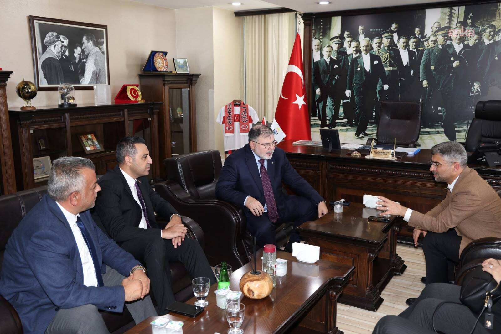 Çiğli Belediye Başkanı Yıldız'dan "Atatürk fotoğrafının kaldırıldığı" iddialarına tepki: "Kamuoyunu yanıltanlarla ilgili hukuki süreci başlatacağız"