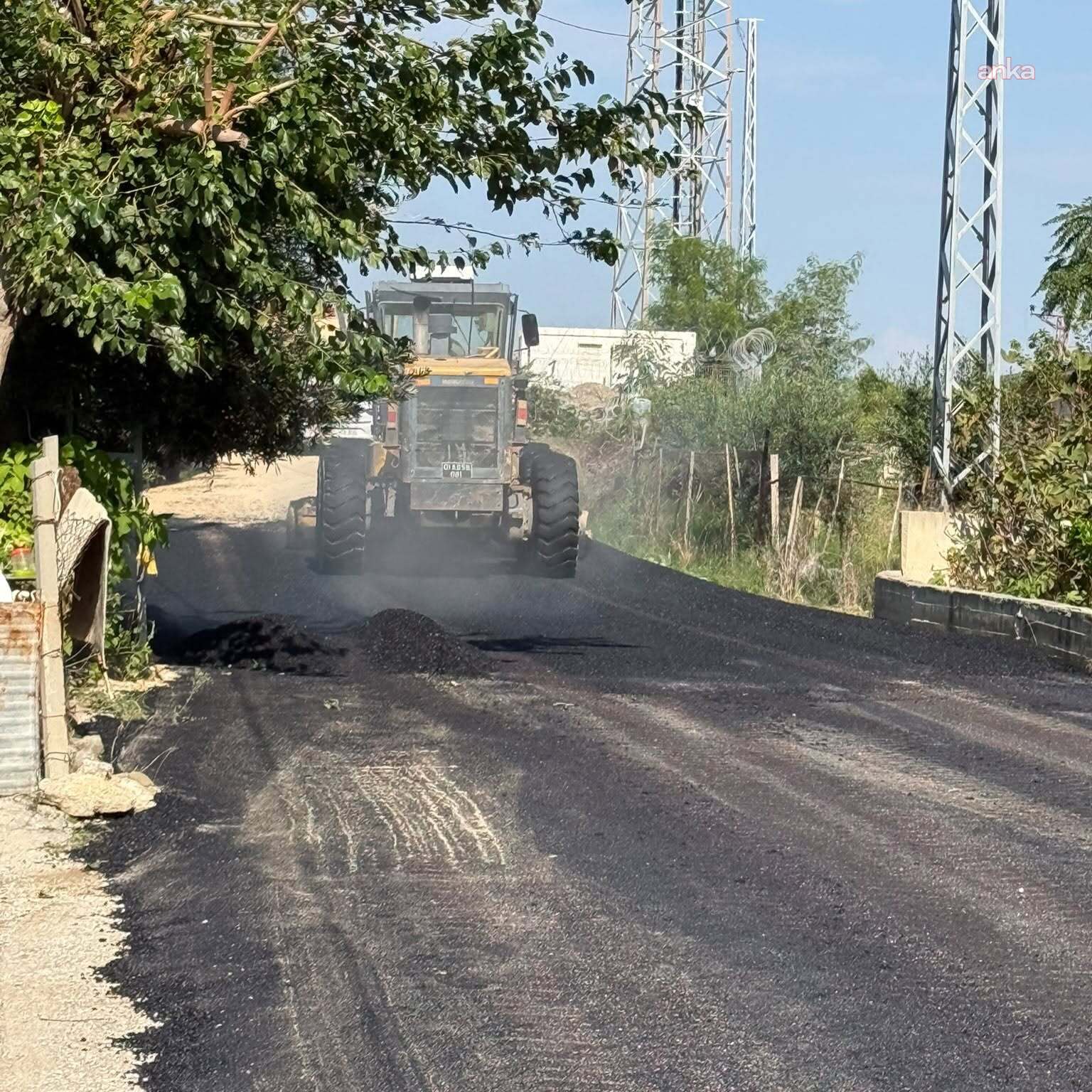 Yumurtalık’ta yol çalışmaları sürüyor: Eksik yollar tamamlanıyor