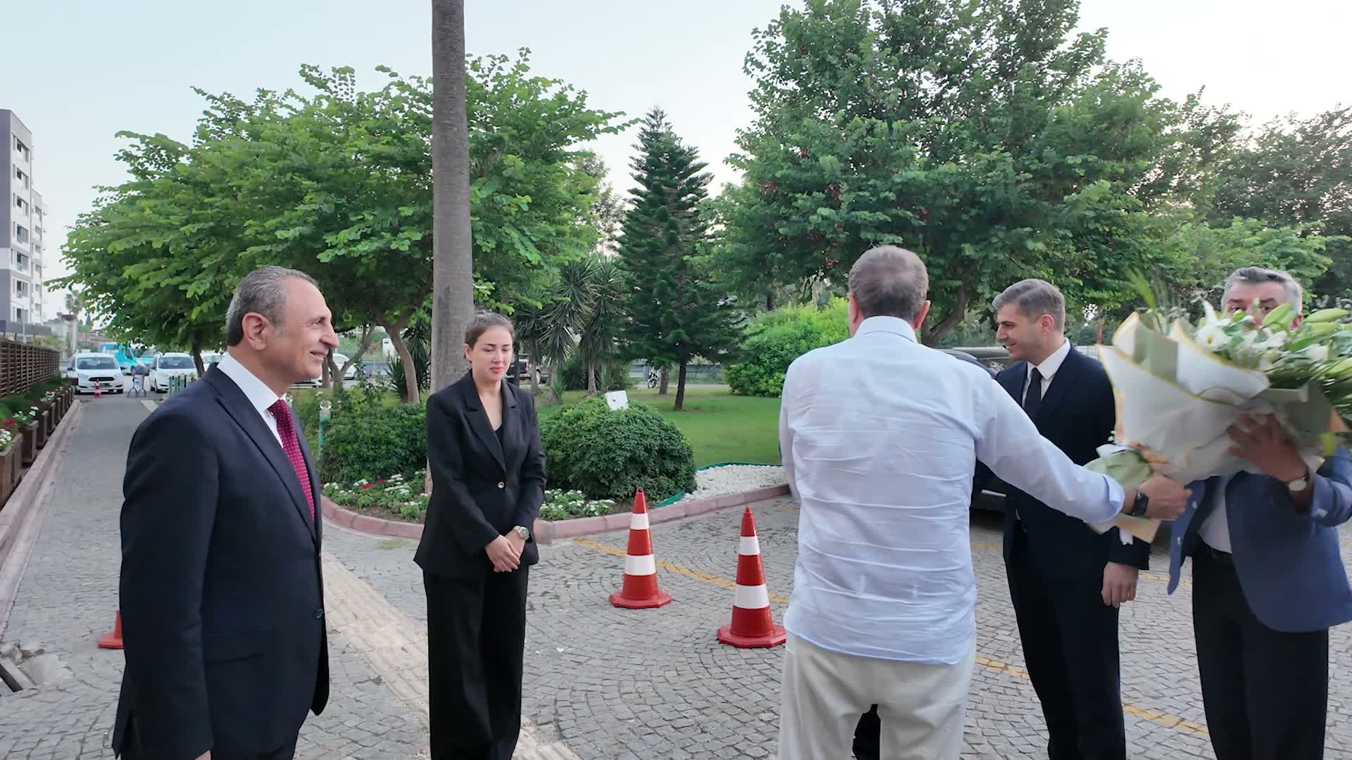 AK Parti Genel Başkan Yardımcısı Çelik’ten Yüreğir Belediye Başkan Vekili Özünal’a ziyaret