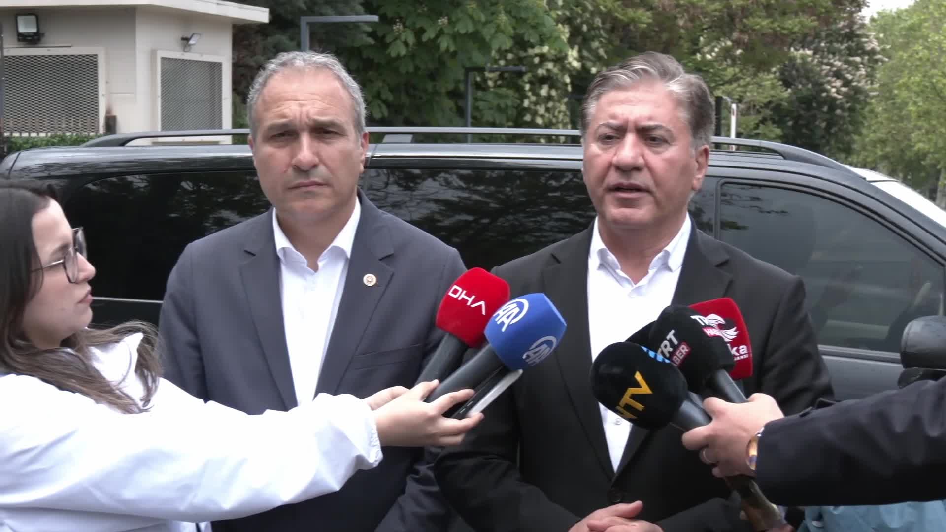 CHP Grup Başkanvekili Murat Emir: “İçişleri Bakanı’ndan CHP Genel Merkezi’ne güç kullanılarak girilmemesini istedik”