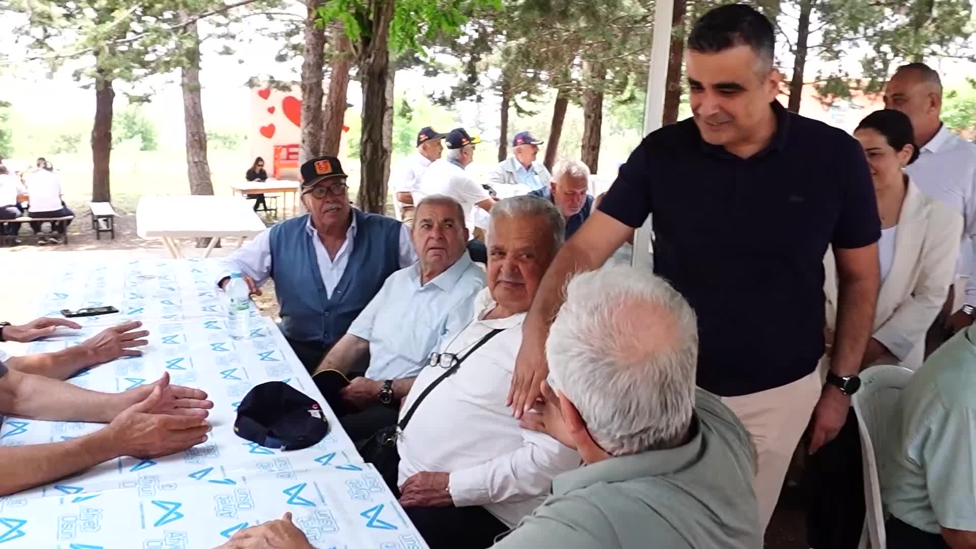 Mersin Büyükşehir Belediyesi'nden Babalar Günü'nde vefa örneği