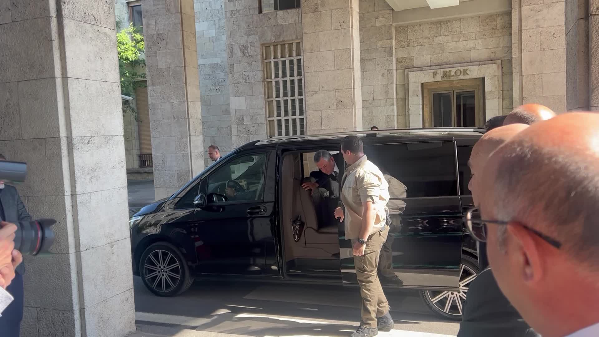 Özgür Özel başkanlığındaki CAO toplantısı Meclis’te başladı