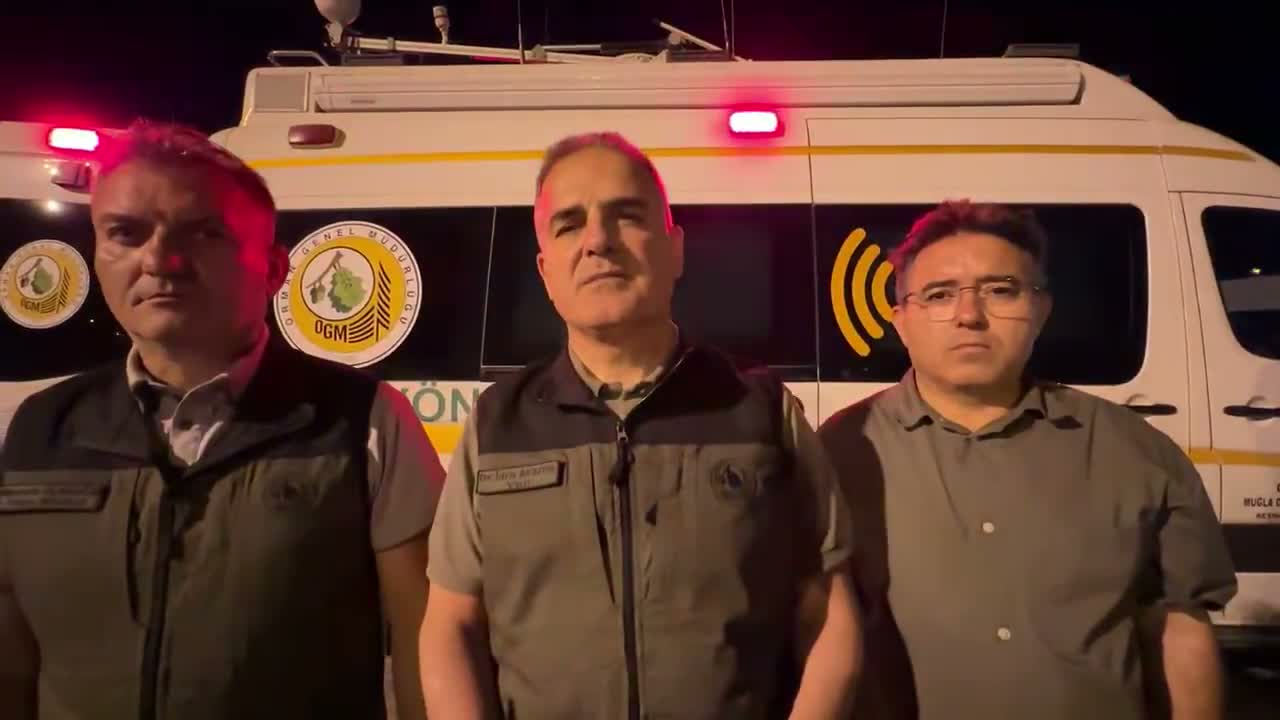 Muğla Valisi Akbıyık: Marmaris'teki yangının üç bölümünde enerji düşürüldü, müdahaleler sürüyor