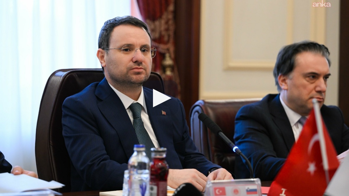 Akın Gürlek, "çıplak arama" sorusuna yanıt vermedi: “Toplantım var“