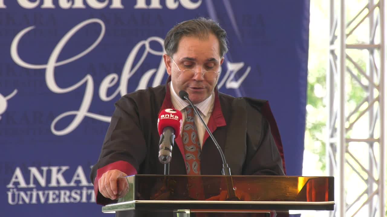 Ankara Üniversitesi İLEF 2025-2026 mezuniyet töreni yapıldı