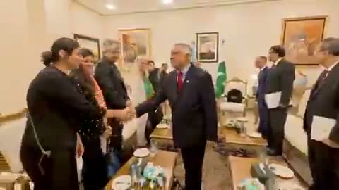 Pakistan Dışişleri Bakanı Dar, BM Genel Sekreteri Guterres ile görüştü