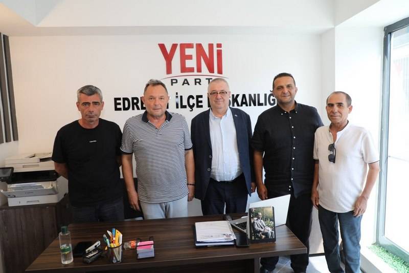 Edremit Belediye Başkanı Ertaş ve 19 meclis üyesi Yeni Parti'ye katıldı