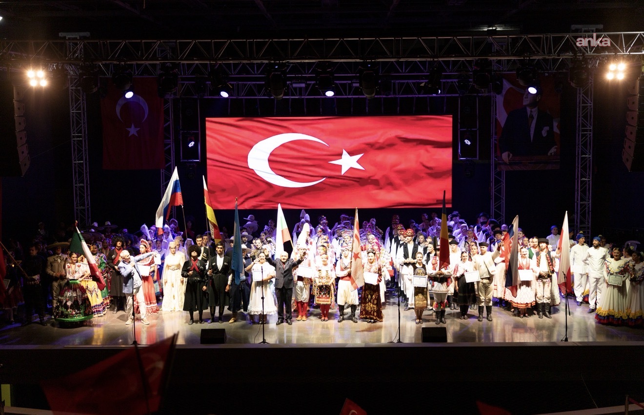 Balçova’da 30 Ağustos Zafer Bayramı "Halk Dansları Festivali" ile kutlandı