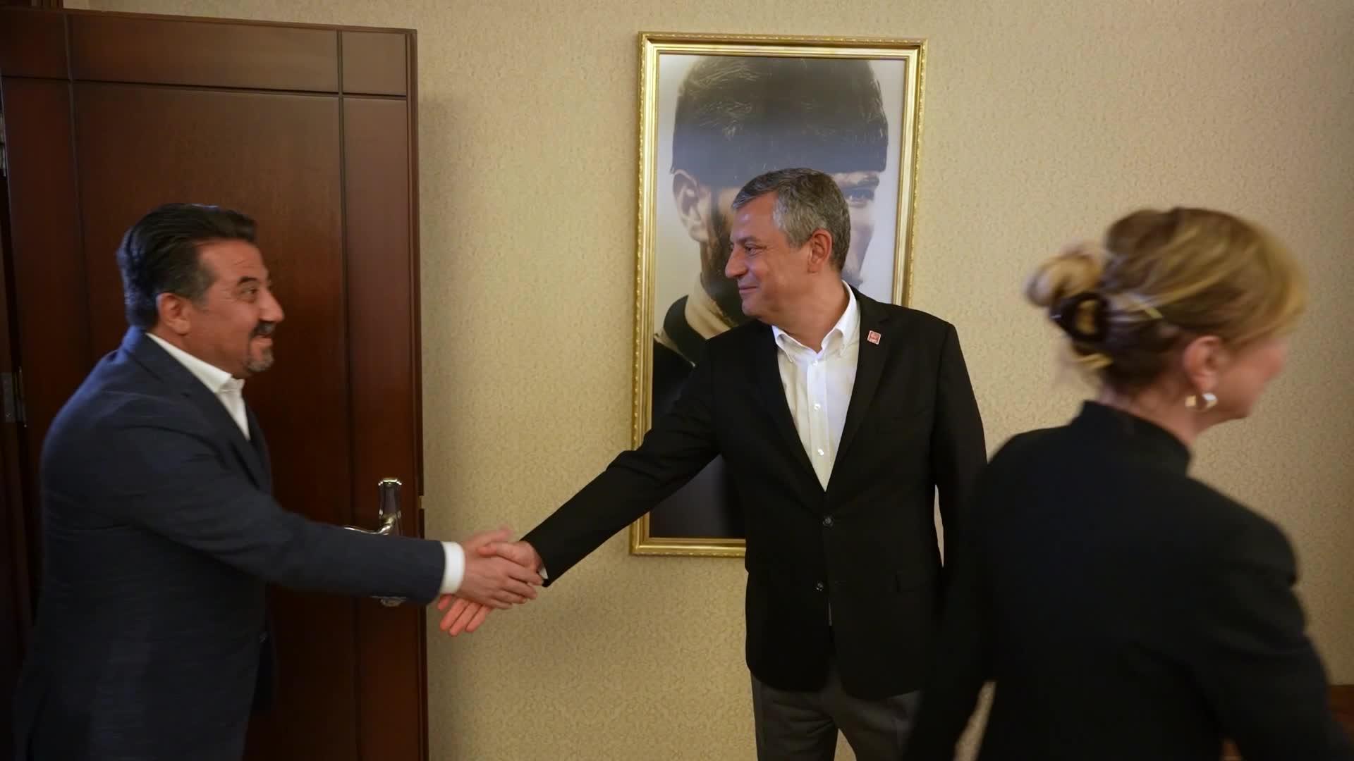 Eğitim-İş Genel Başkanı Kadem Özbay'dan Özgür Özel'e ziyaret