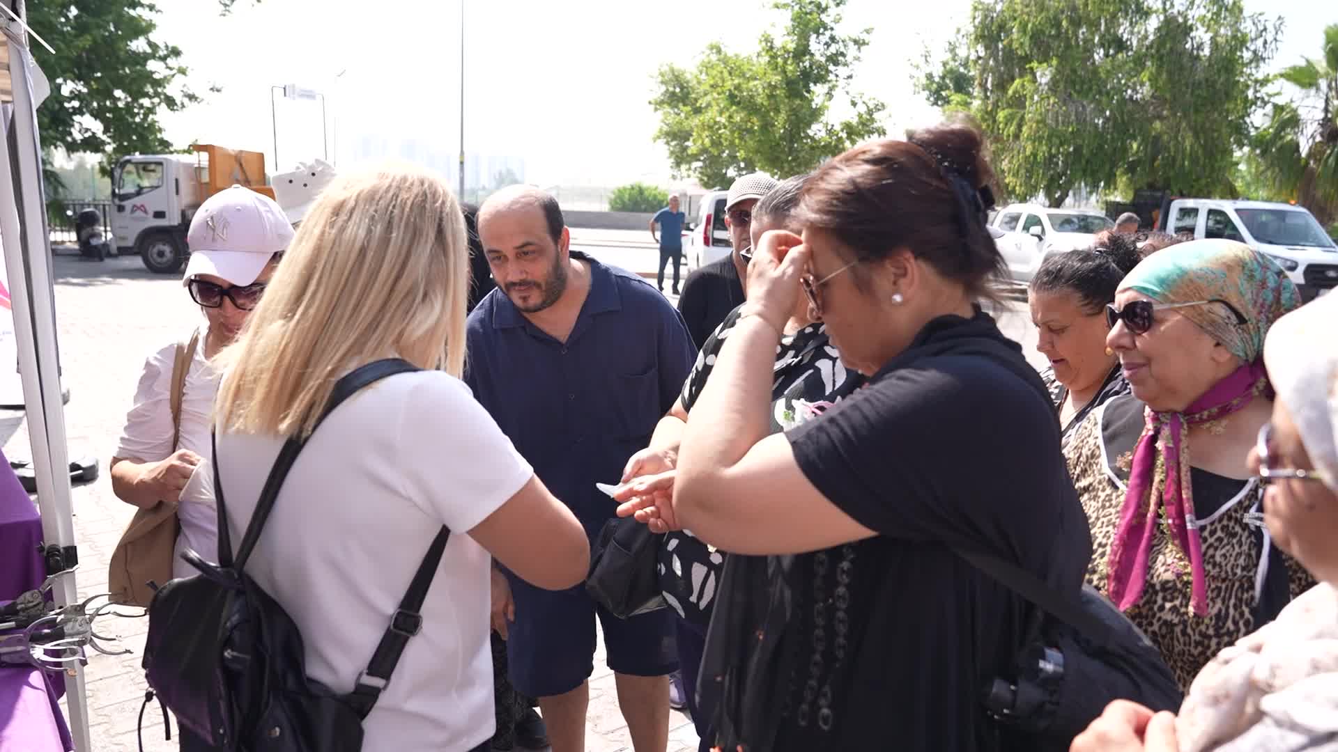 Mersin Büyükşehir Belediyesi, Tarsus’ta vatandaşlarla çevre temizliği yaptı