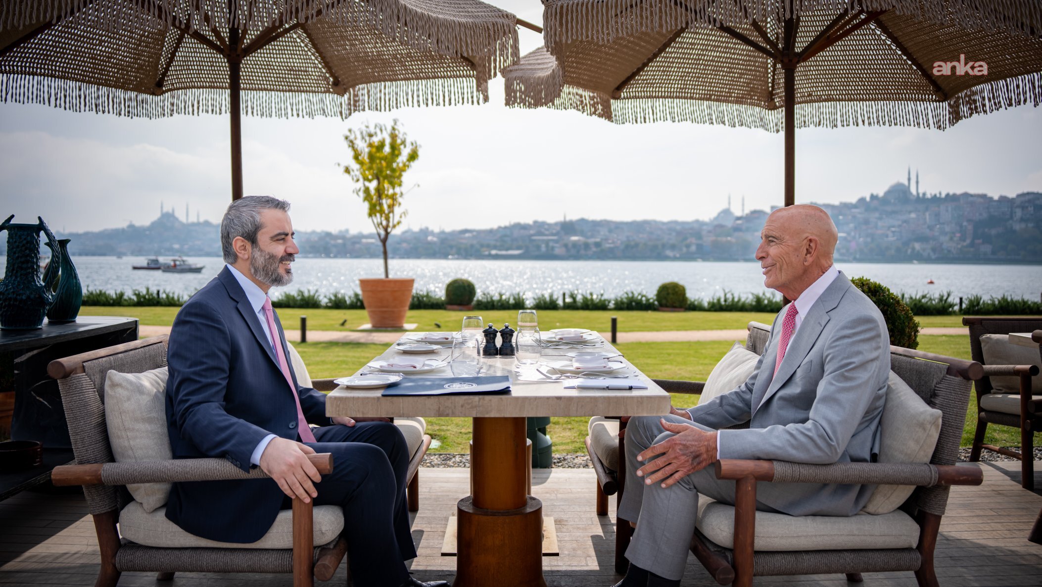 ABD’nin Ankara Büyükelçisi Tom Barrack, Suriye Dışişleri Bakanı Şeybani ile görüştü