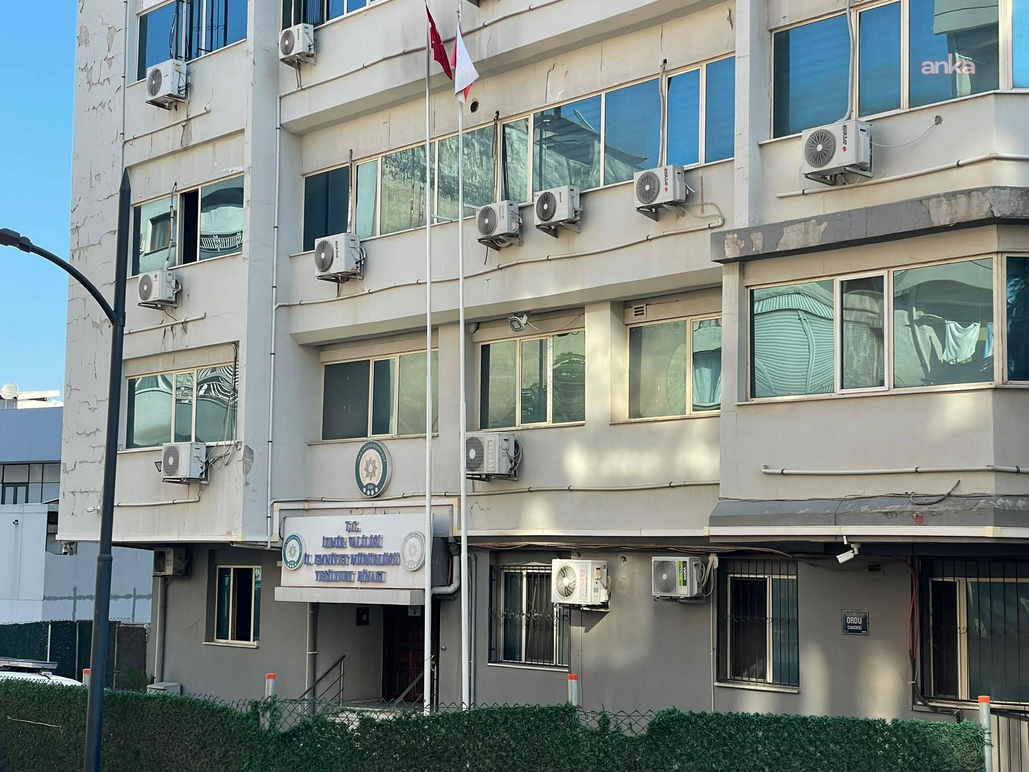 Balçova Belediye Başkanı Onur Yiğit'in annesi Meryem Yiğit, emniyetten serbest bırakıldı