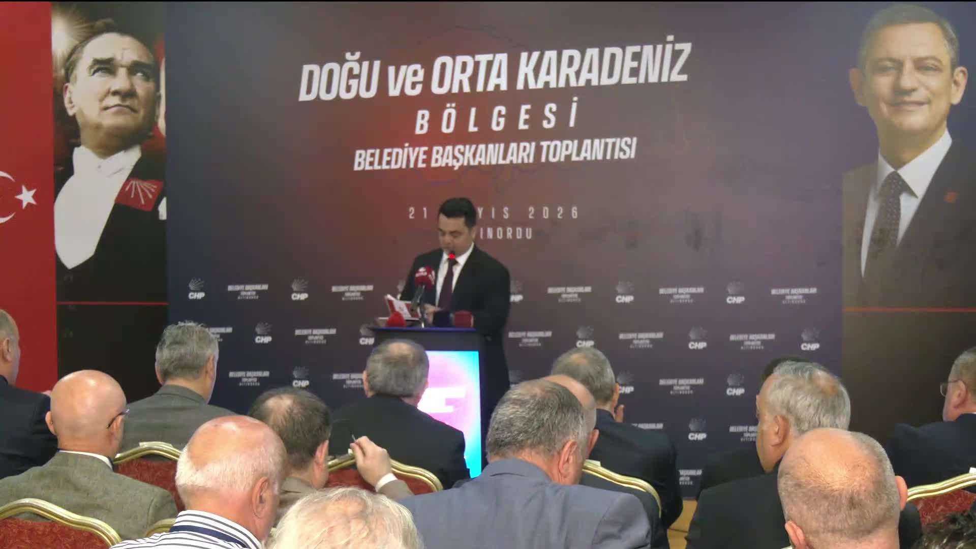 CHP'li Orta ve Doğu Karadeniz Belediye Başkanları Toplantısı... Gökan Zeybek: "İktidara söylüyorum: Karadeniz'in insanları sizi sandığa gömecek"