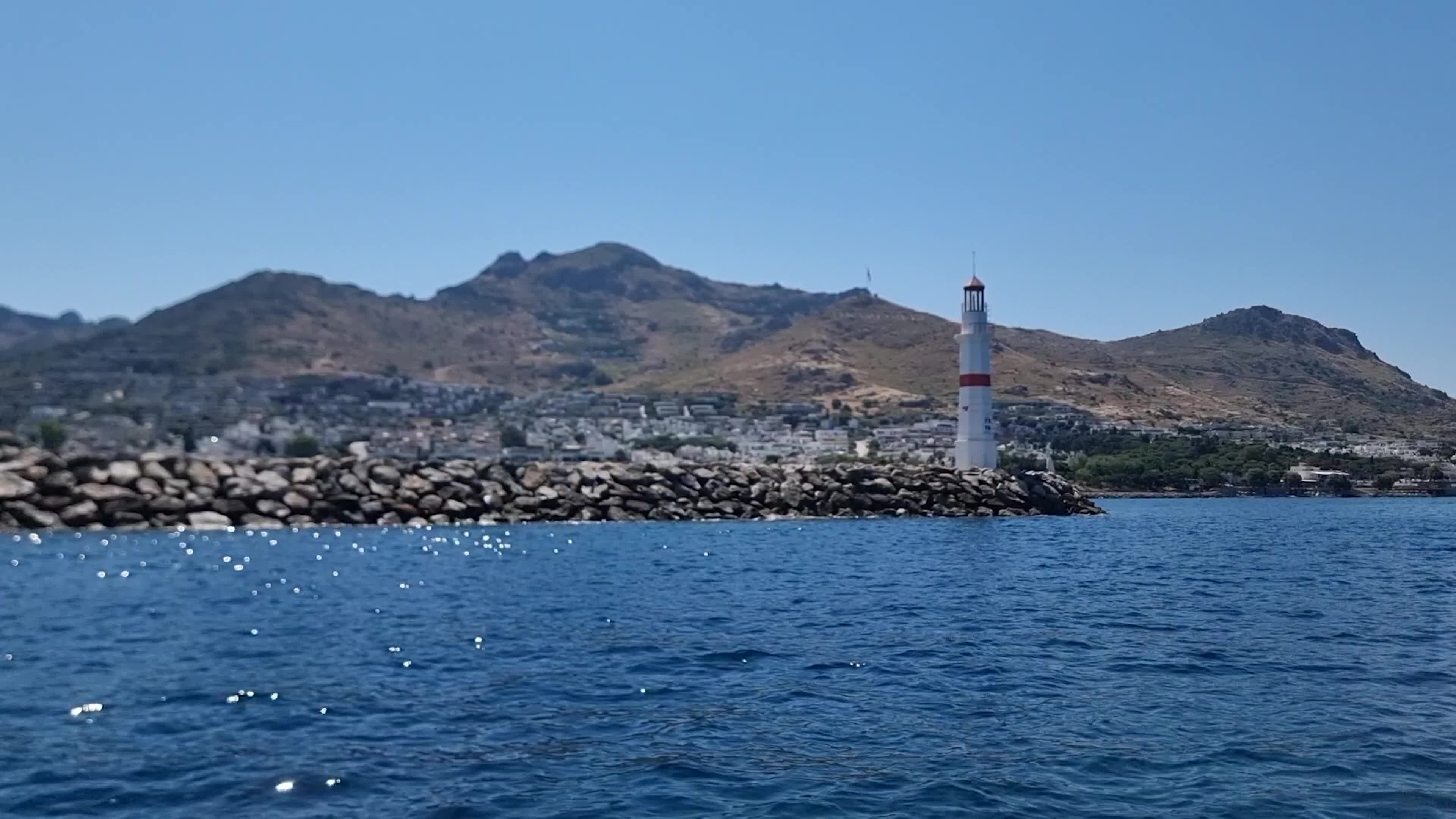 Bodrum Belediyesi, deniz dibi temizliğini sürdürüyor