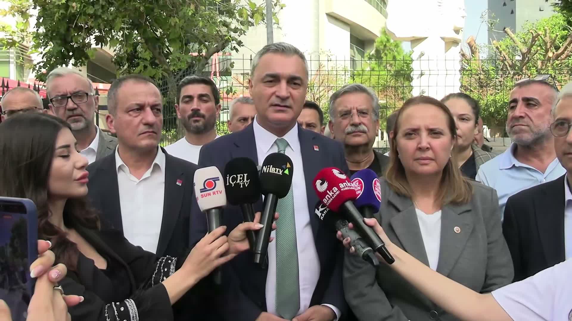 CHP Sözcüsü Sarı'dan Mersin'deki tutuklamalara ilişkin açıklama: "Hukukun gereği belediye başkanlarımızın tutuksuz yargılanmasıdır"