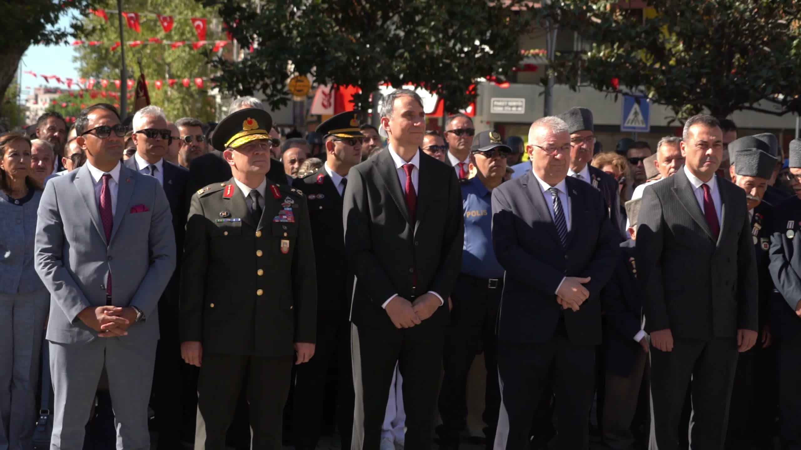 Edremit'te kurtuluşun 104'üncü yılı törenlerle kutlandı