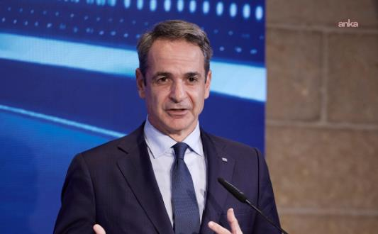 Yunanistan Başbakanı Miçotakis, Türkiye sınırına yakın Ege adacıklarındaki askeri karakolları ziyaret etti