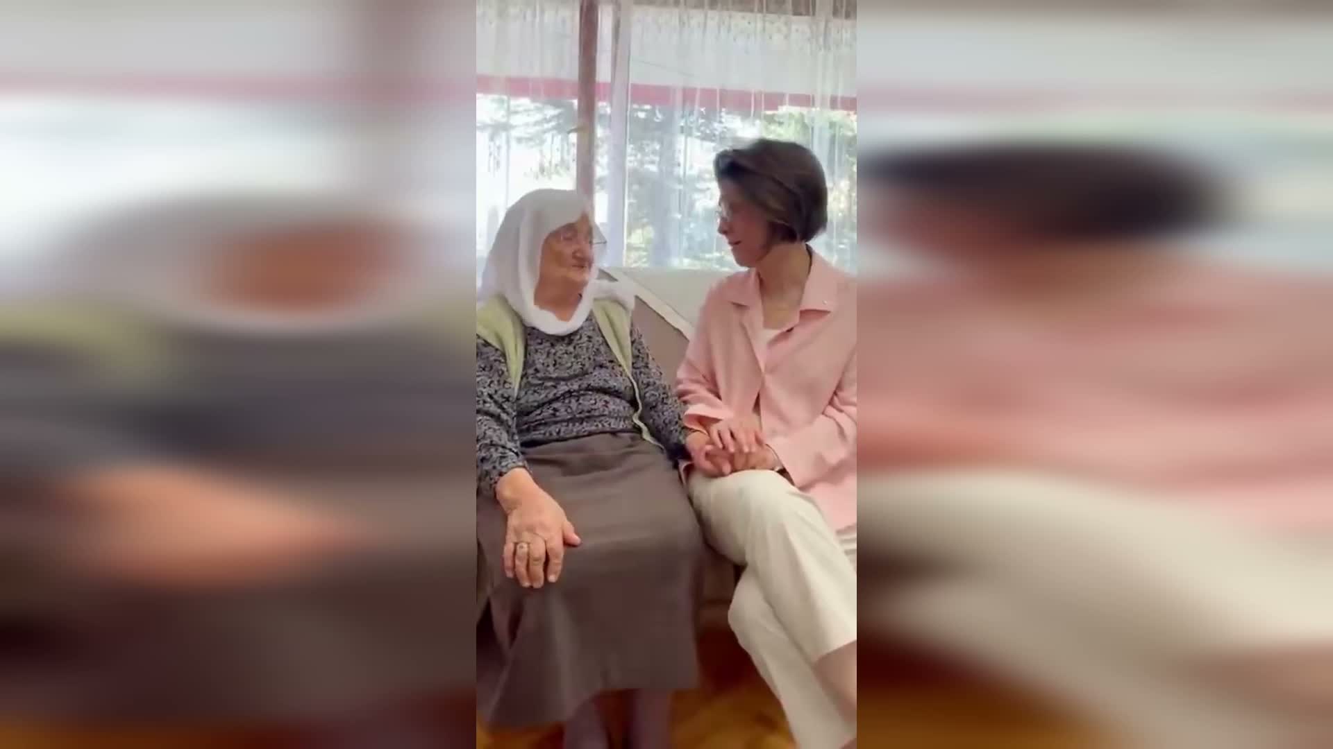 Aylin Yaman’dan YENİ Parti’nin 101 yaşındaki üyesi Sediye Özdemir’e ziyaret