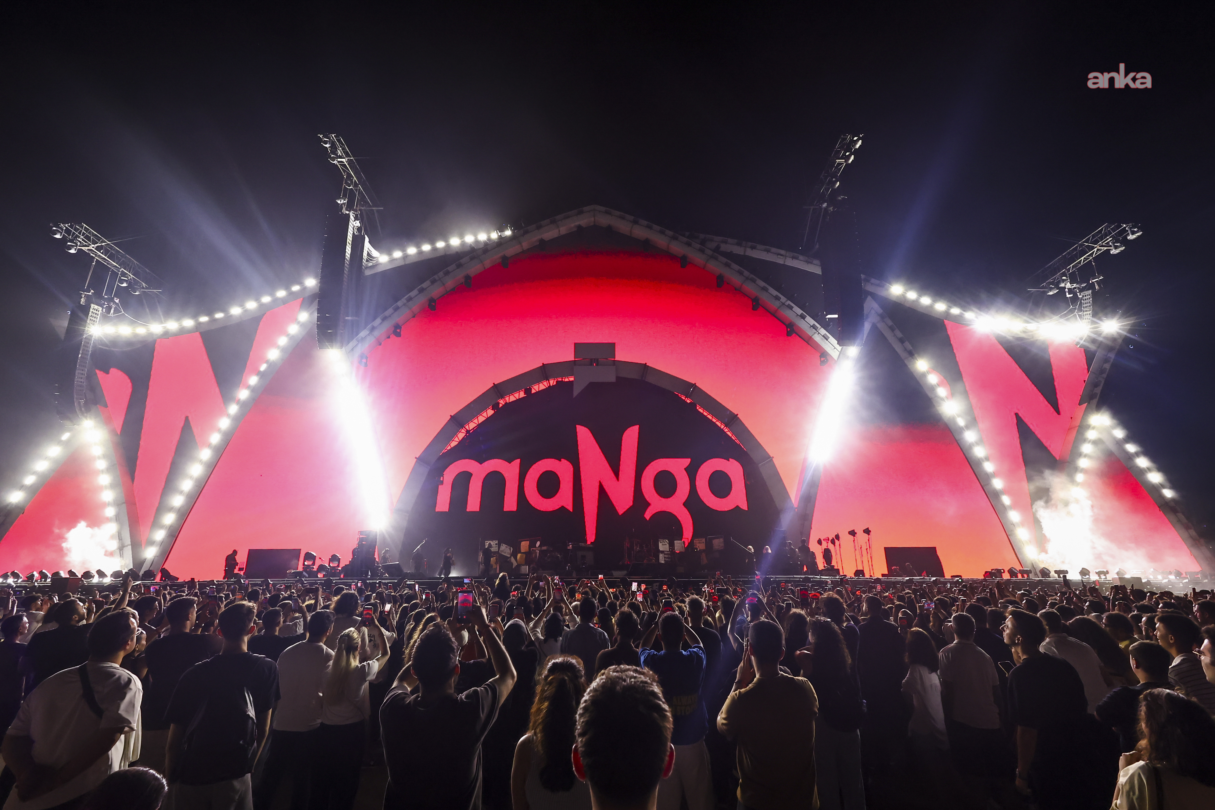 Sagopa Kajmer ve Manga, İstanbul Festivali'nde aynı sahnede