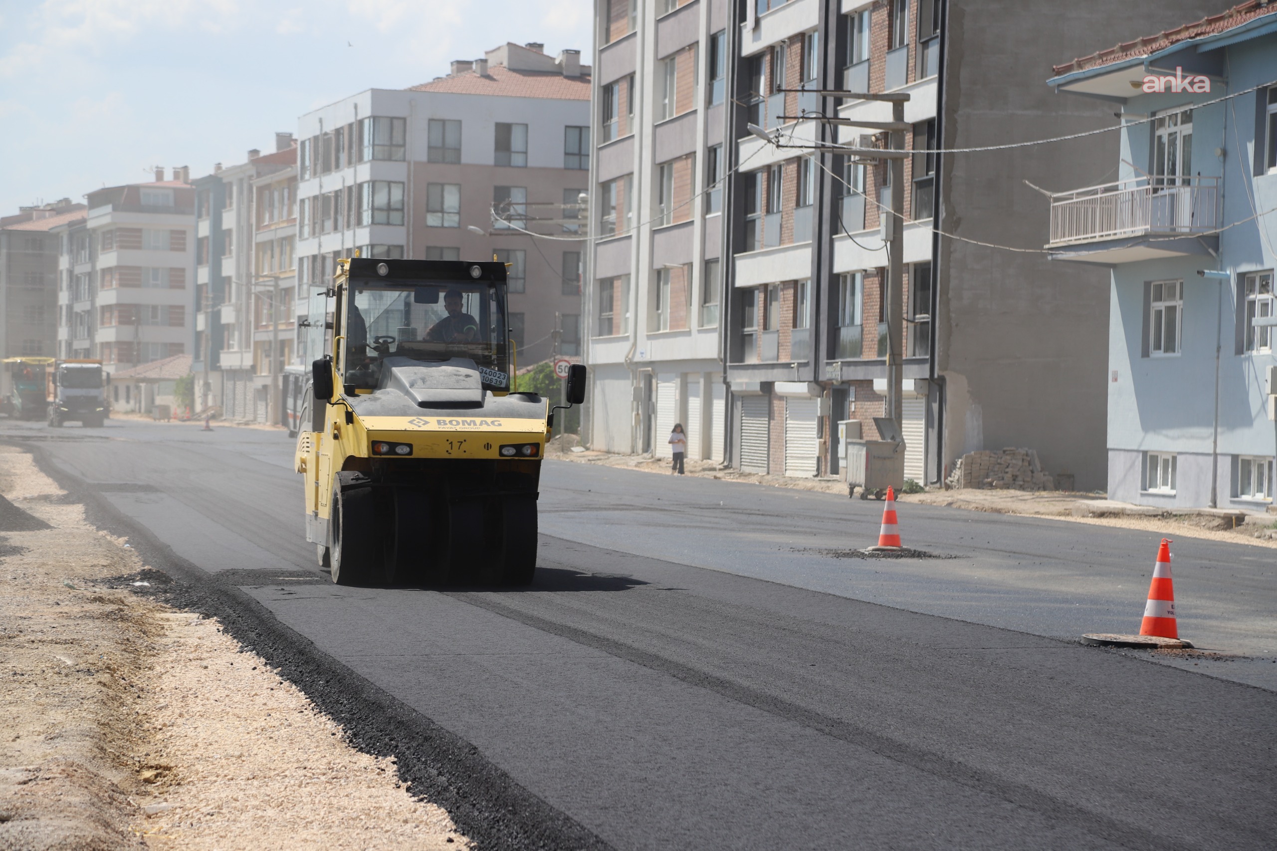 Eskişehir Büyükşehir Belediyesi, asfalt çalışmalarını sürdürüyor