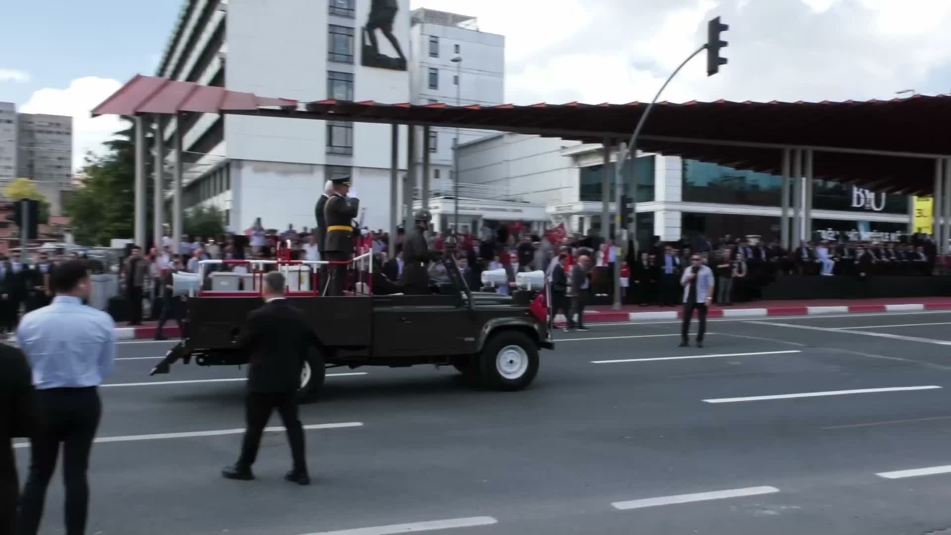 30 Ağustos Zafer Bayramı nedeniyle Vatan Caddesi’nde tören alayı düzenlendi