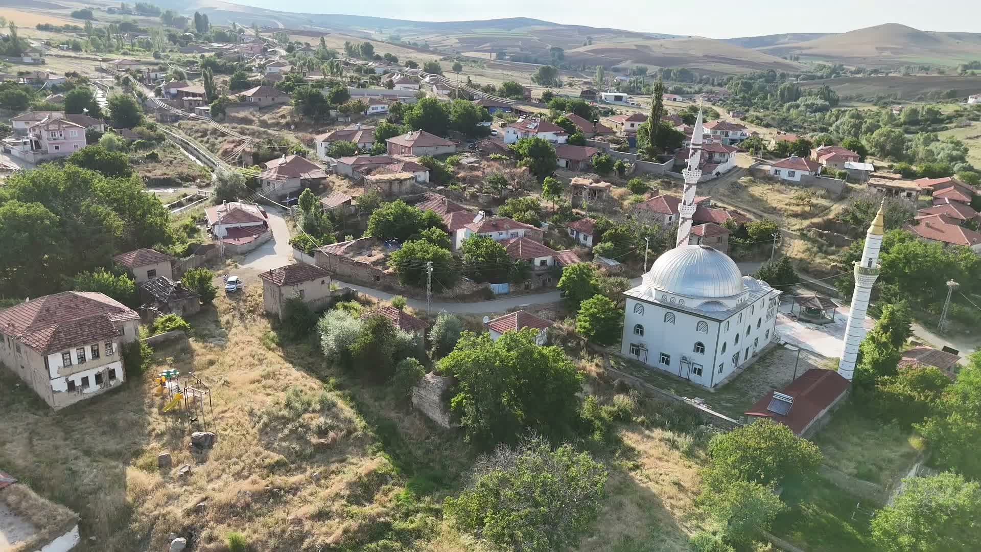 Yozgat Lök Köyü Muhtarı Gültekin'den iki asırlık tarihi konak için restorasyon çağrısı