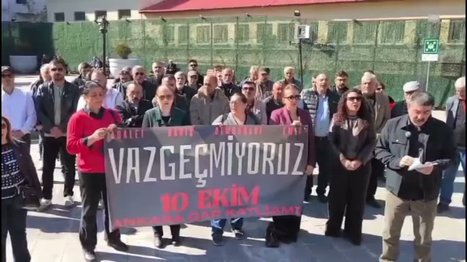 10 Ekim Ankara Gar Katliamı'nın 11'inci yılı... Yaşamını yitirenler Kars'ta anıldı