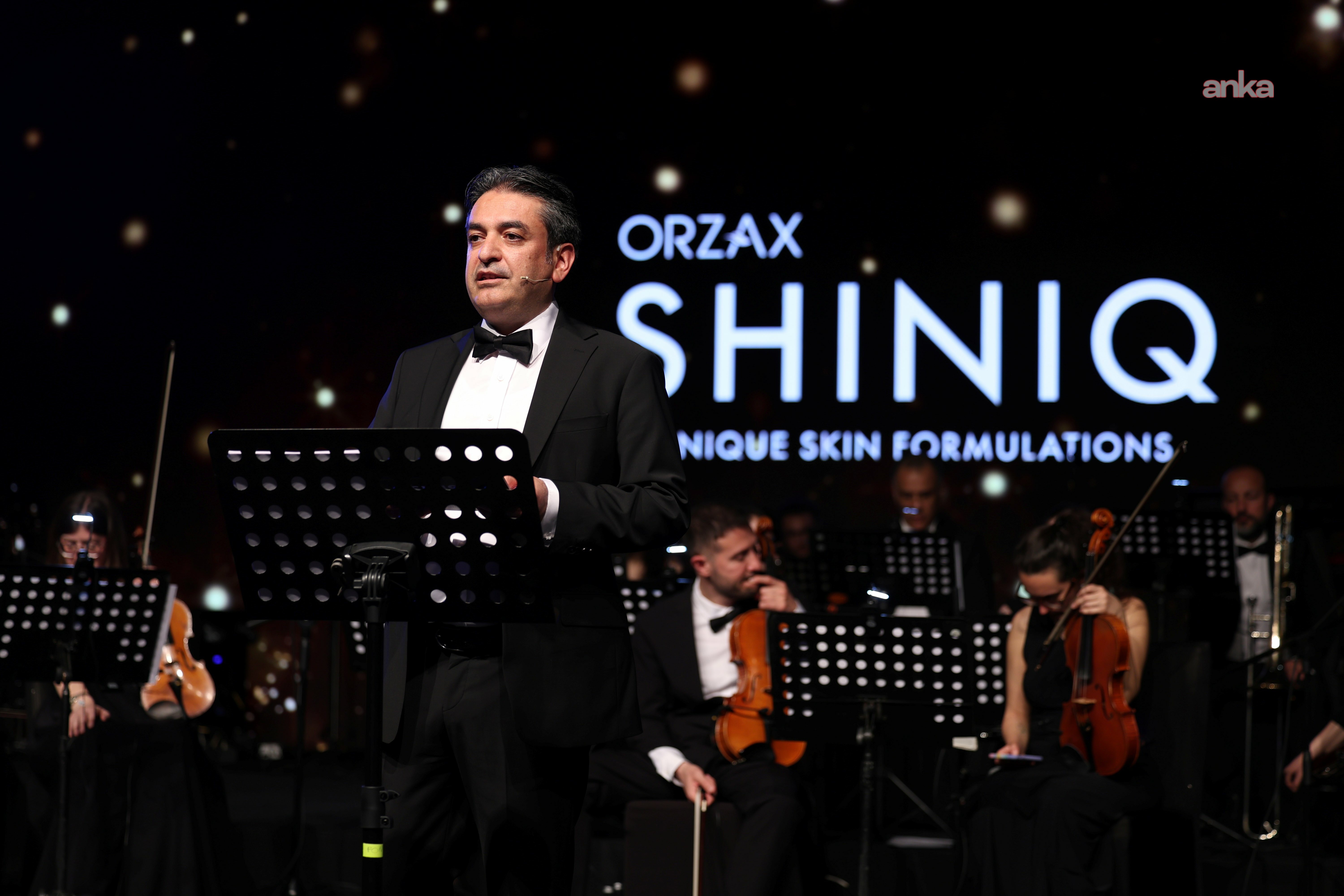 Orzax, “Işıl Işıl Sen’foni” gecesinde SHINIQ’i tanıttı