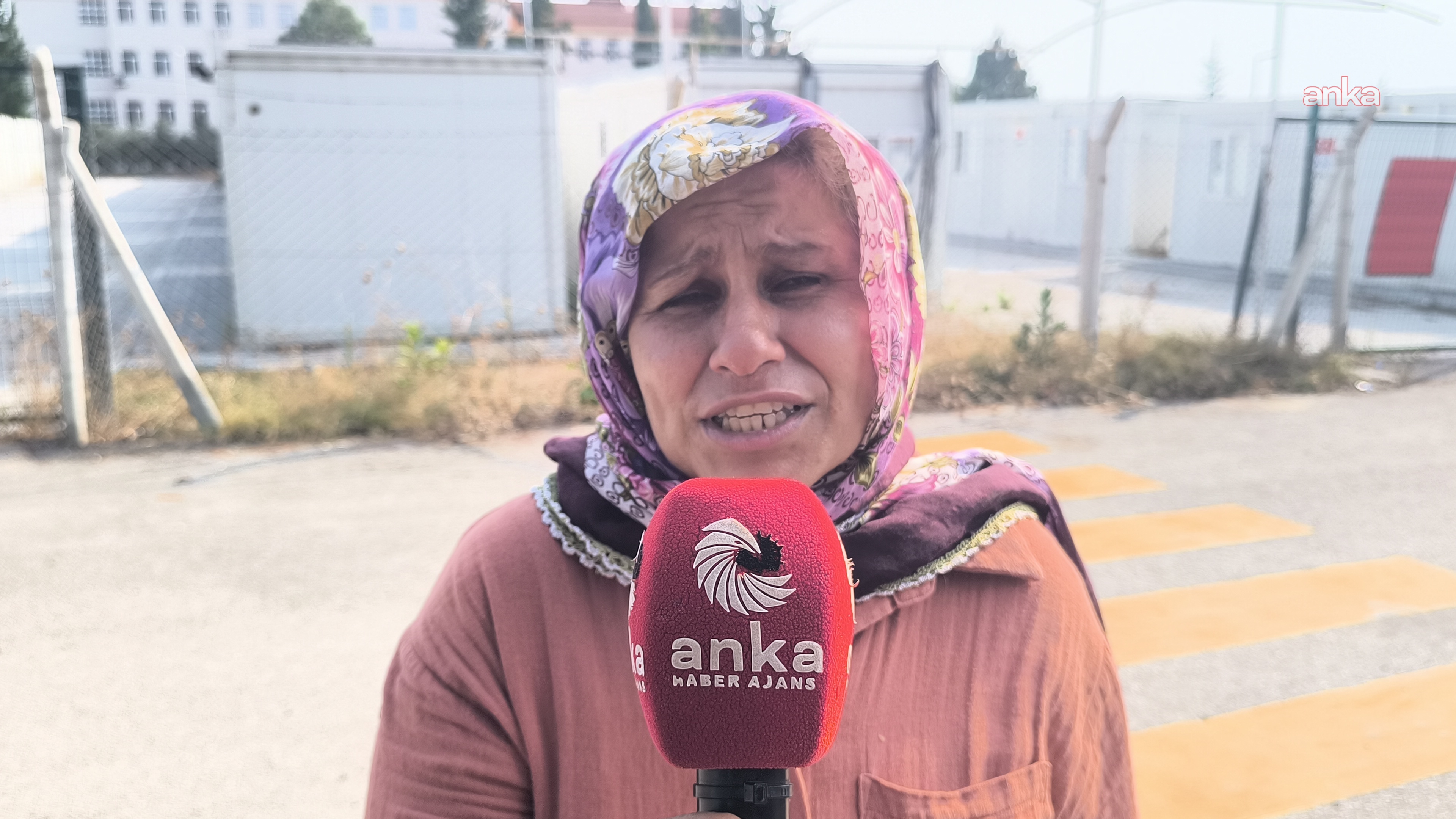 Kadirli'de otizmli çocuğu bulunan kadına Aile ve Sosyal Hizmetler Bakanlığı'ndan destek