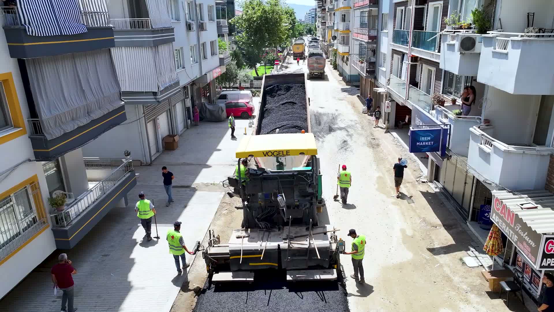 Efeler Belediyesi, Güzelhisar'da sıcak asfalt çalışmalarına başladı