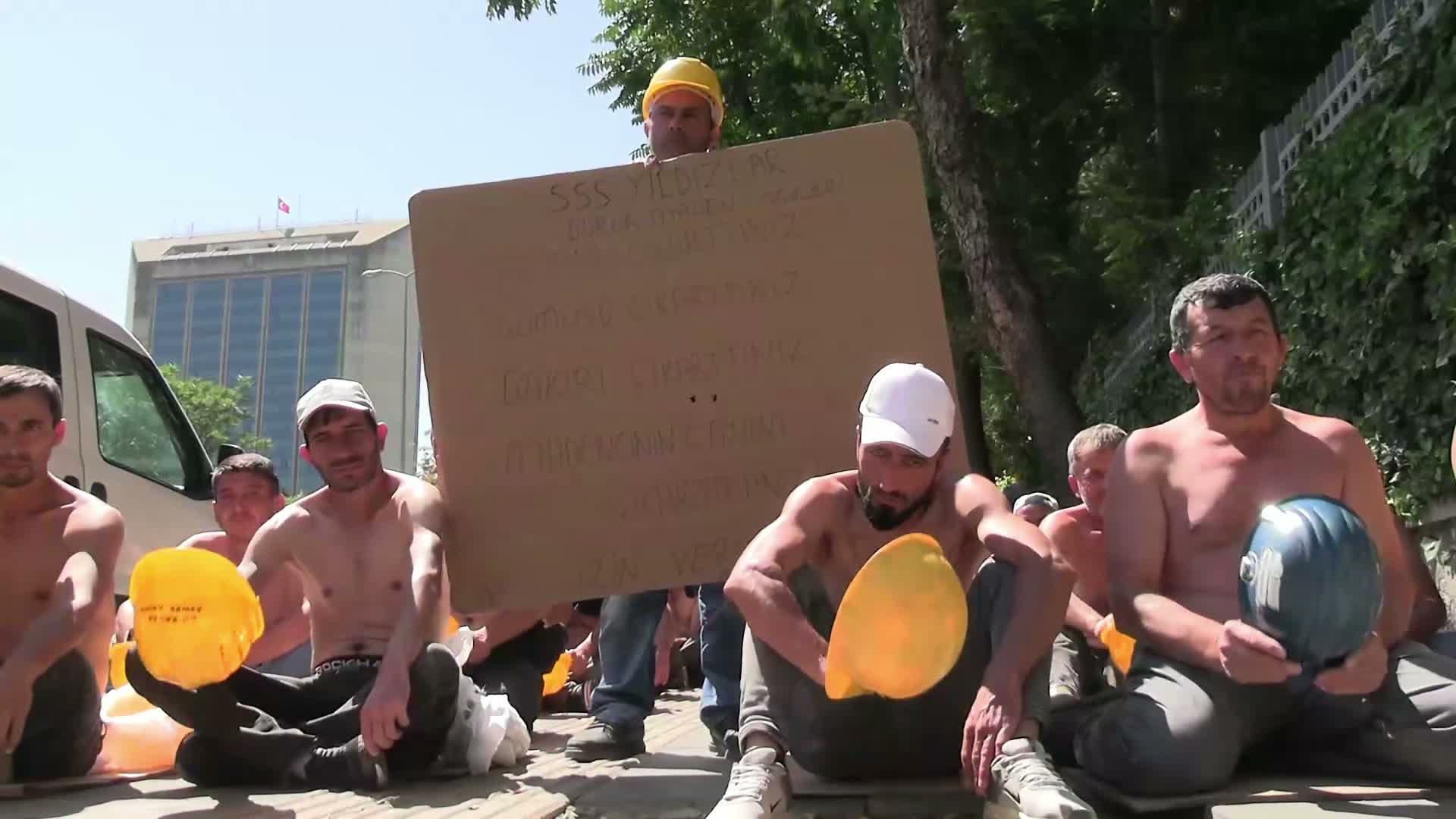 Umut Akdoğan'dan, madencilerin bakanlık önündeki eylemine destek: "Madenci hakkını arıyor"