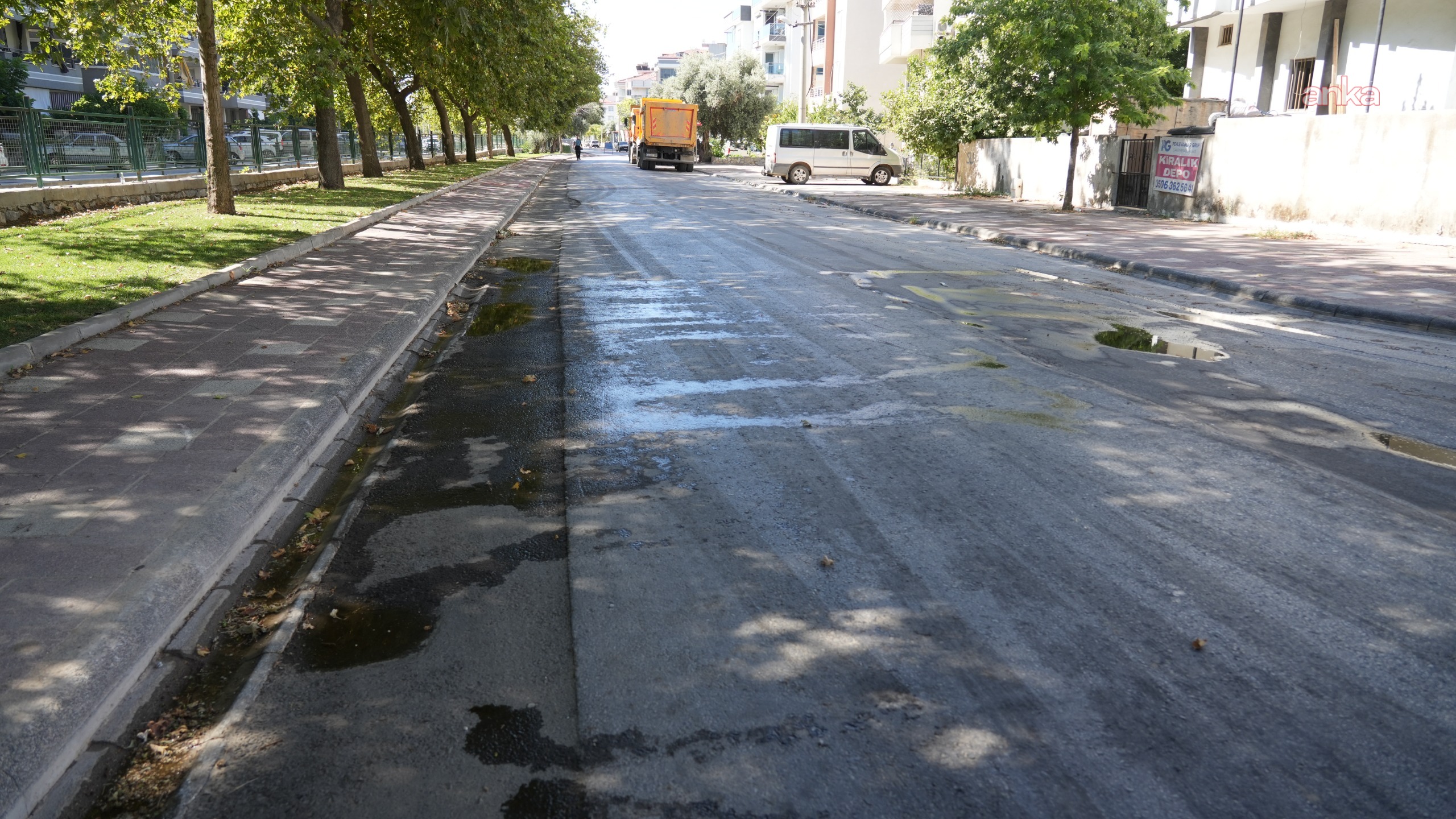 Milas Belediyesi’nden Ahmet Yesevi Caddesi’nde sıcak asfalt çalışması