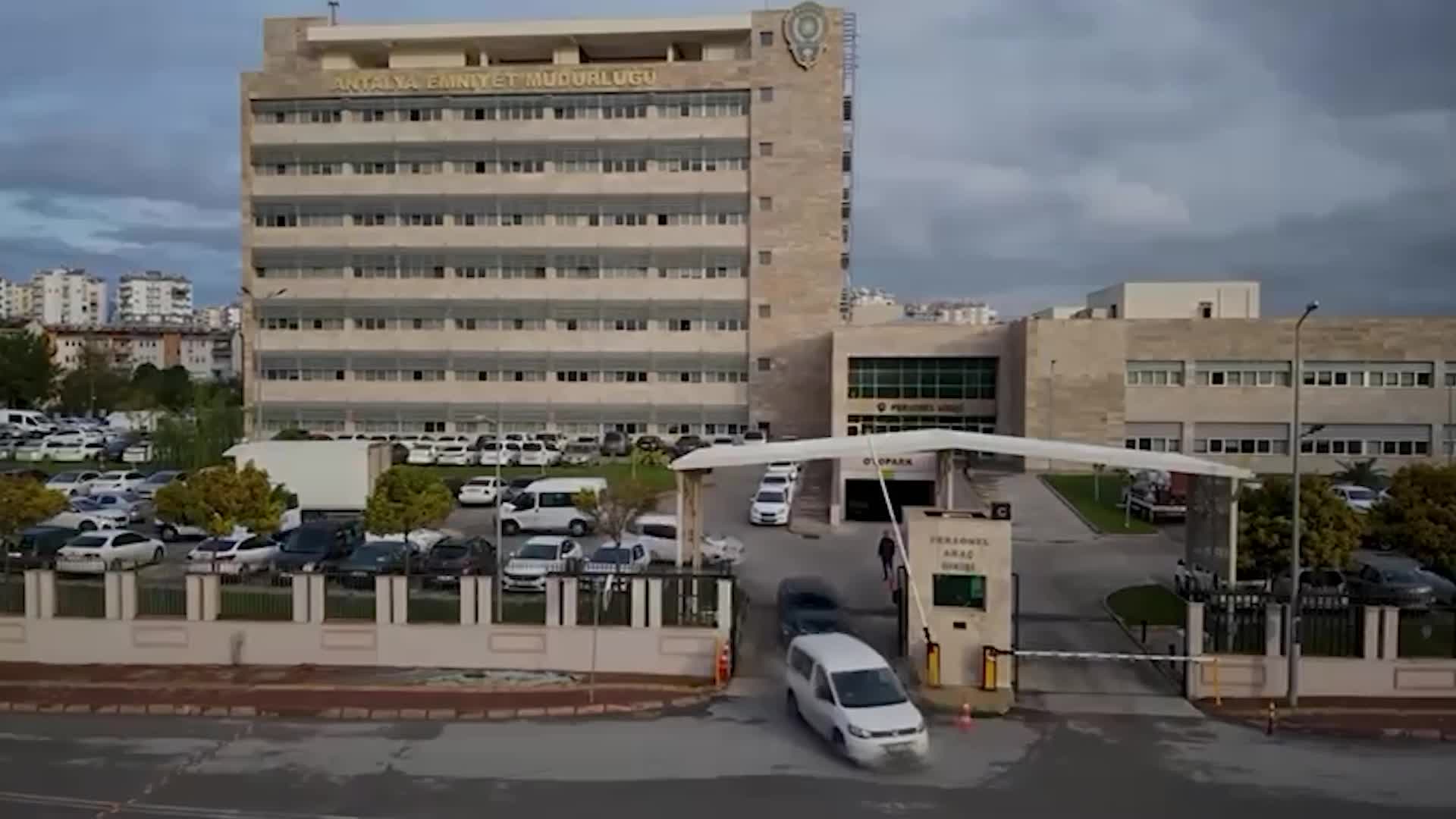 Nitelikli dolandırıcılık ve mal varlığı değerlerini aklamaya yönelik 23 ildeki operasyonlarda 307 şüpheli yakalandı