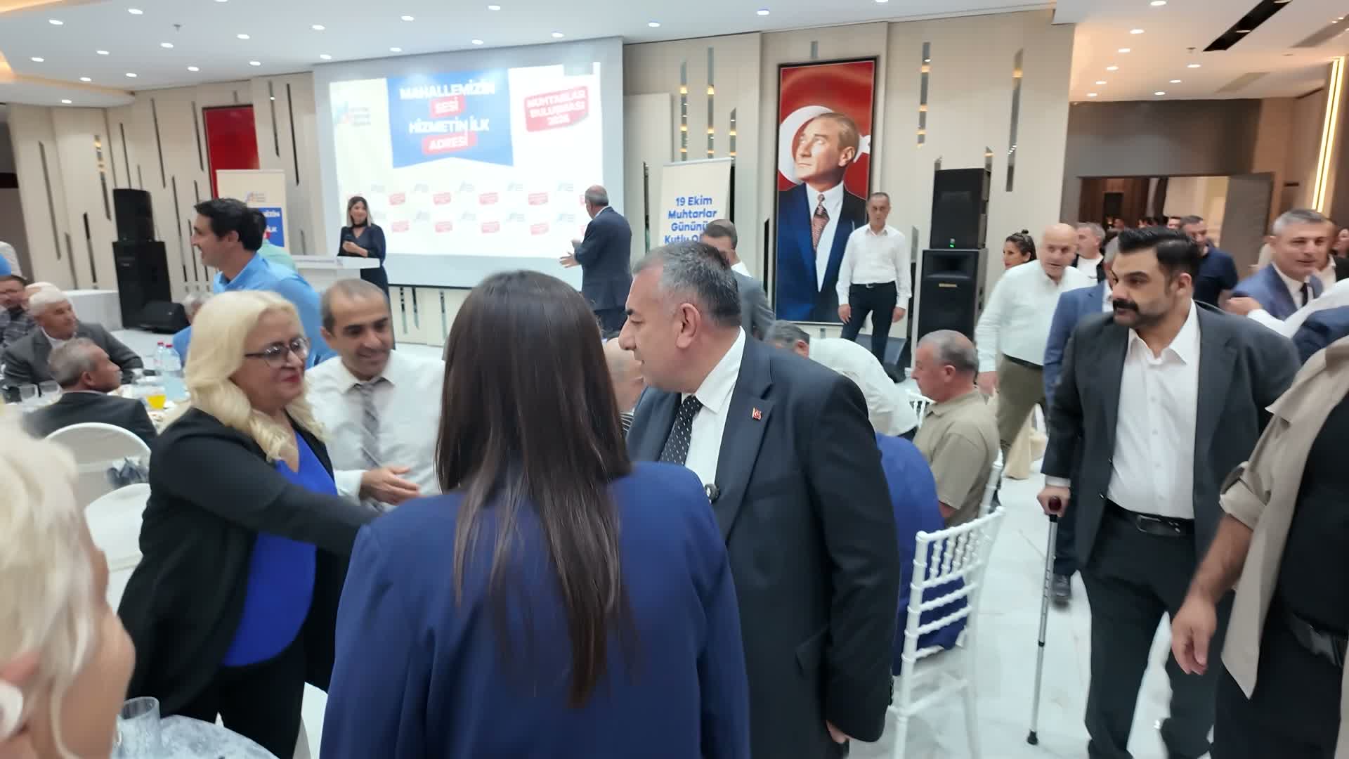 Adana Büyükşehir Belediye Başkan Vekili Geçer, 15 ilçenin muhtarlarıyla buluştu: "Hepiniz bizim yol arkadaşlarımızsınız"