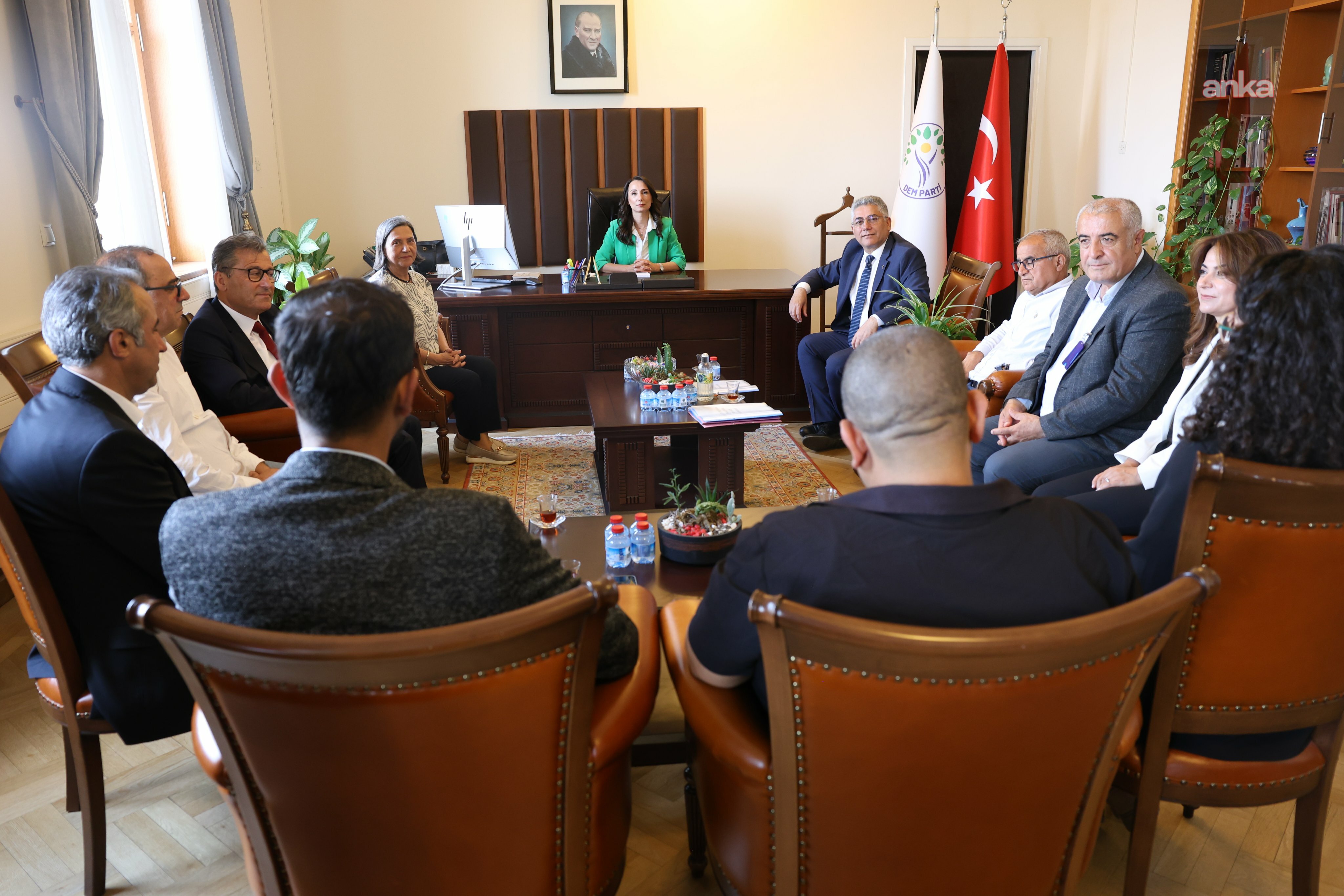 Tülay Hatimoğulları, Alevi örgütlerinin temsilcileriyle bir araya geldi