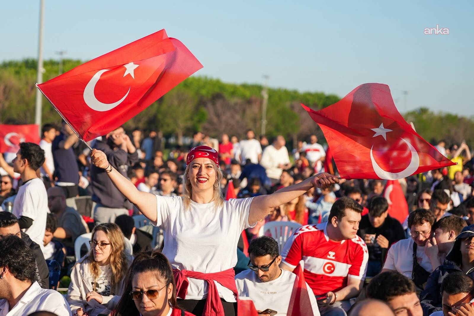 Maltepe'de milli heyecan binleri buluşturdu