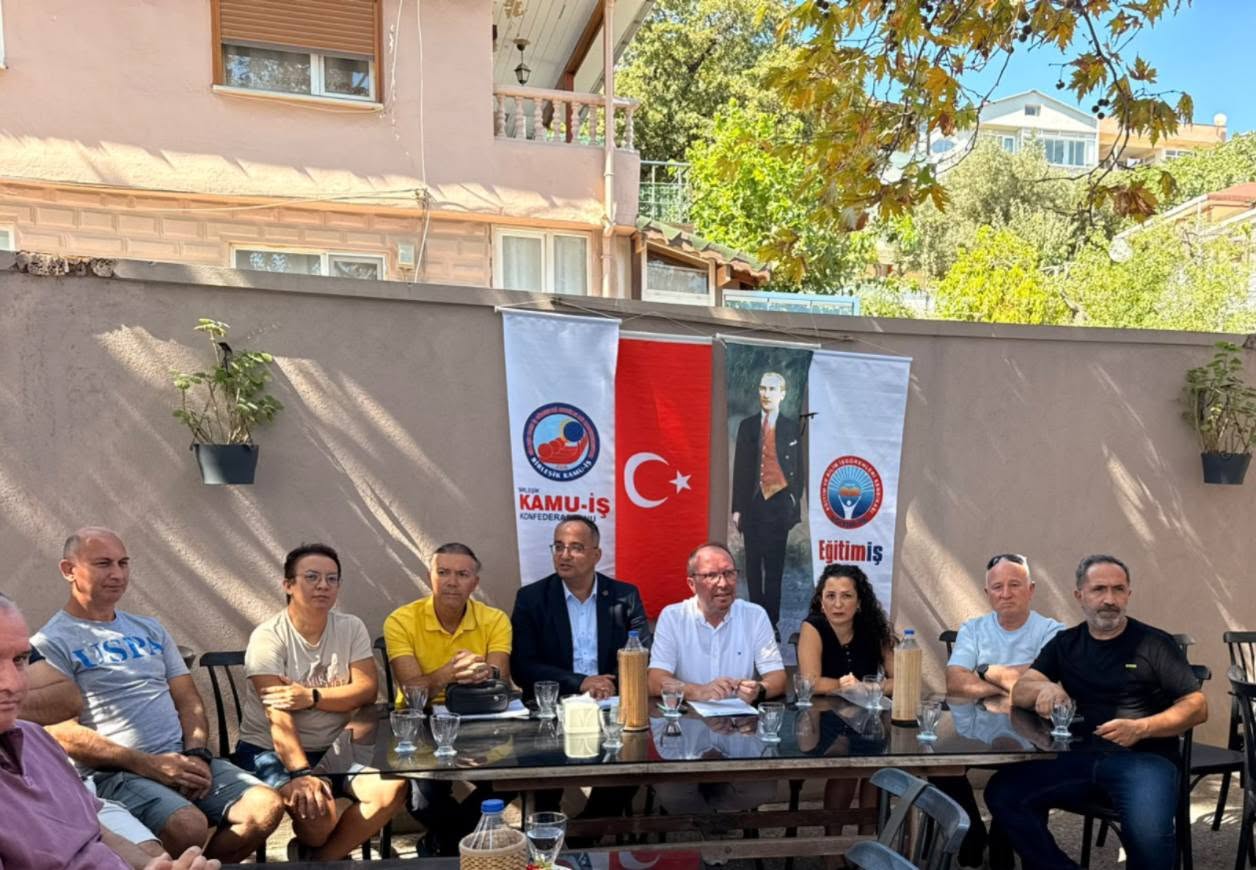 Eğitim-İş üyesi öğretmenler, eğitimdeki sorunları Bandırma’da değerlendirdi