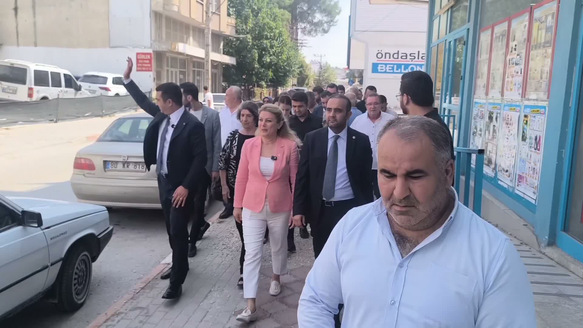 Milletvekili Asu Kaya'ya dert yanan vatandaş: "Evimde ne kahvaltılık var ne yiyecek var"