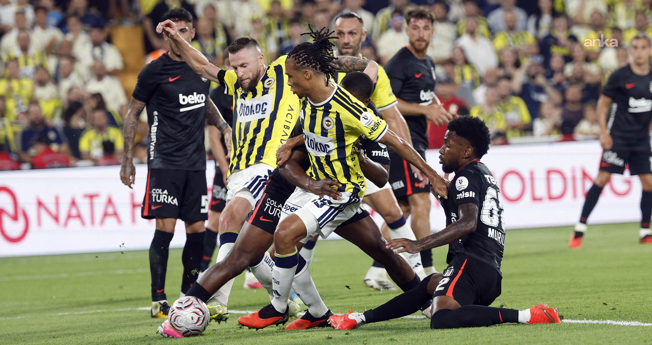 Beşiktaş, Fenerbahçe’yi 2-1 mağlup etti