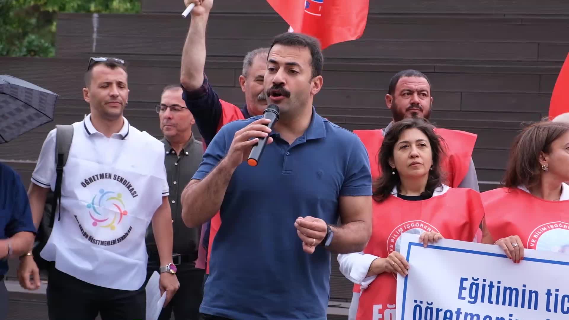 Eskişehir'de eğitimcilerden gözaltı tepkisi: “Eğitim emekçilerinin talepleri bastırılarak değil, karşılanarak çözülür”