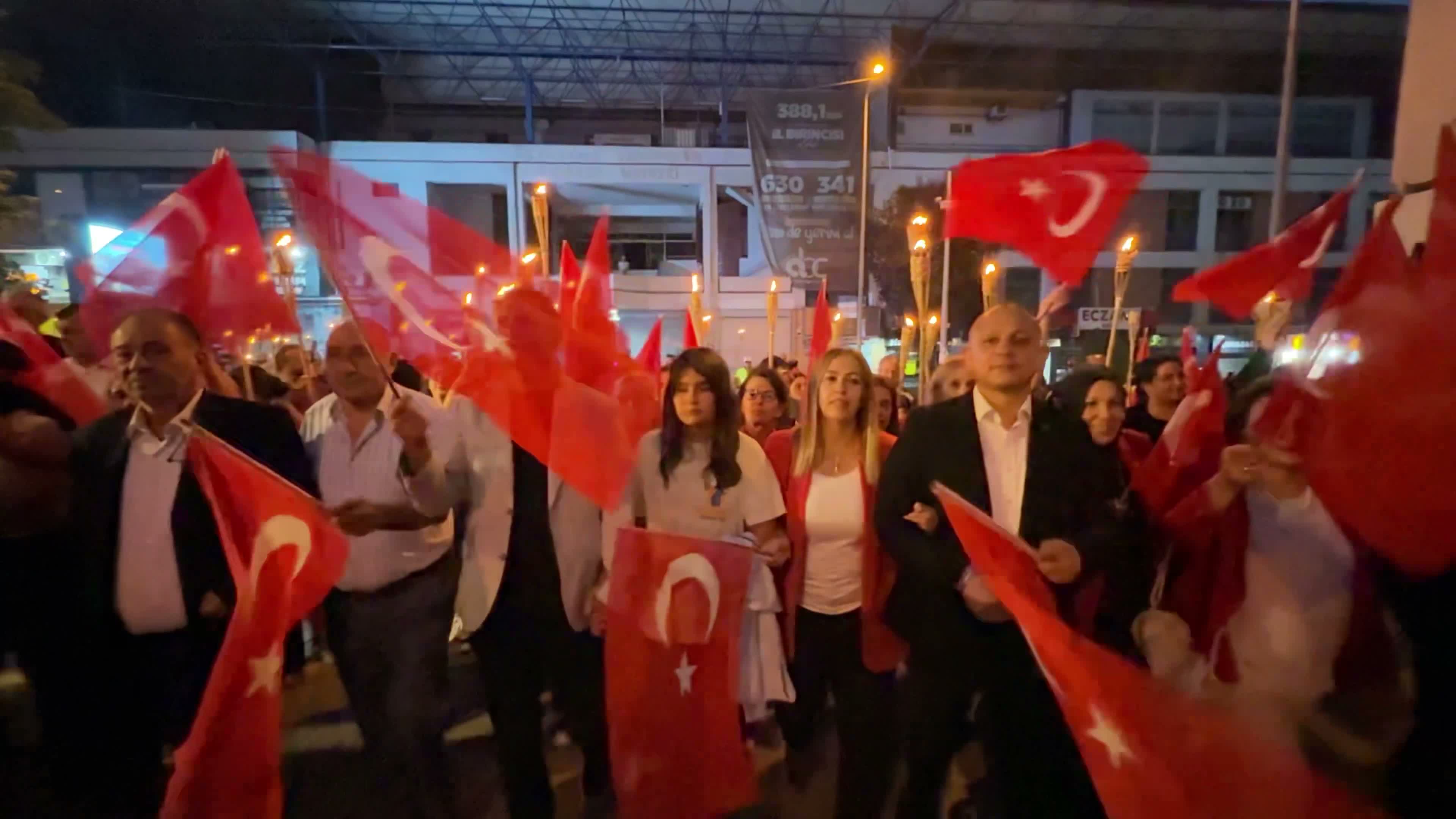 Kırıkkale’de 30 Ağustos Zafer Bayramı fener alayı ve konserle kutlandı