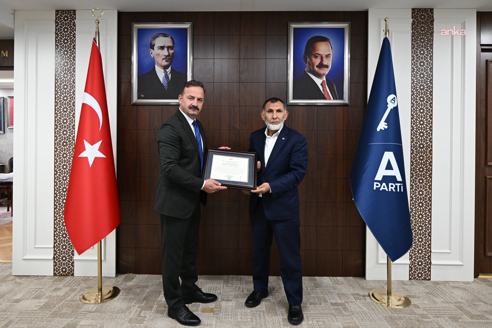 Ağıralioğlu, Doğu Türkistan Millî Vakfı Başkanı Seyfullah Abdukadir ile görüştü