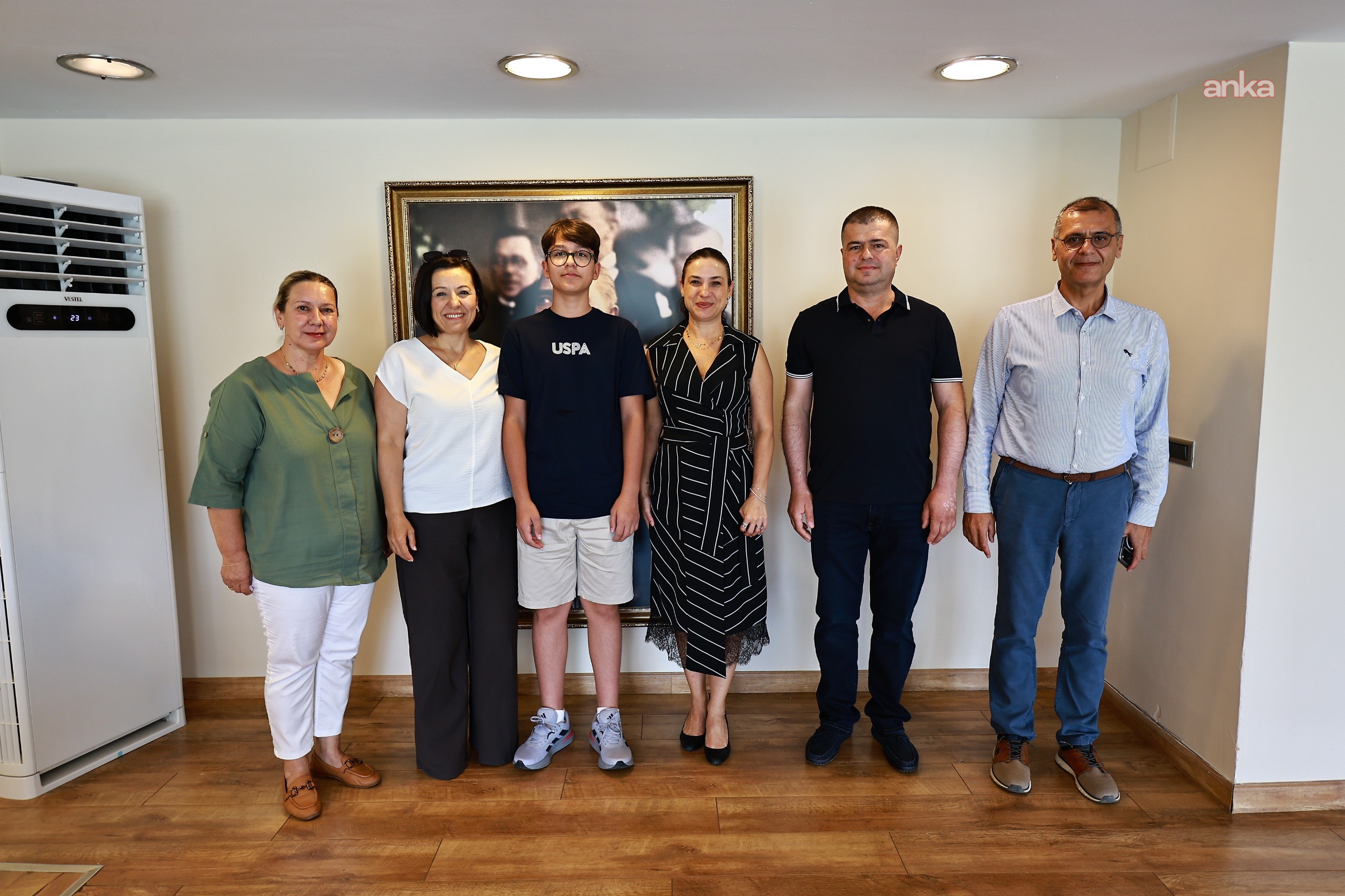Selçuk'un gururu Emirhan Kaptan'a TEMA Vakfı bağışıyla tebrik