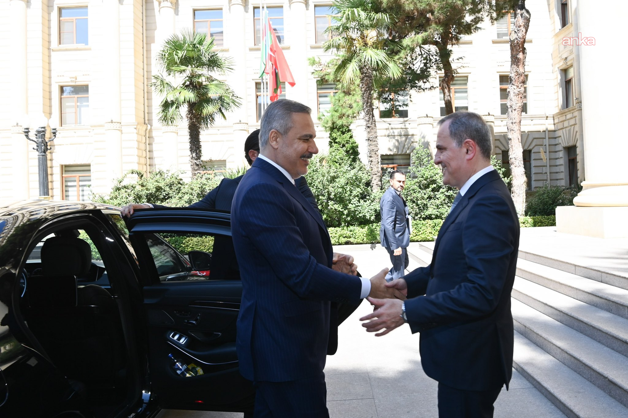 “Türkiye ve Azerbaycan iki istikrar adası konumundadır”