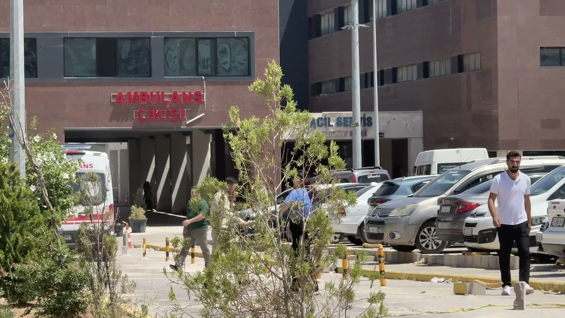 Mardin’de güneş altındaki araçta mahsur kalan dört yaşındaki çocuk iki günlük yaşam savaşını kaybetti