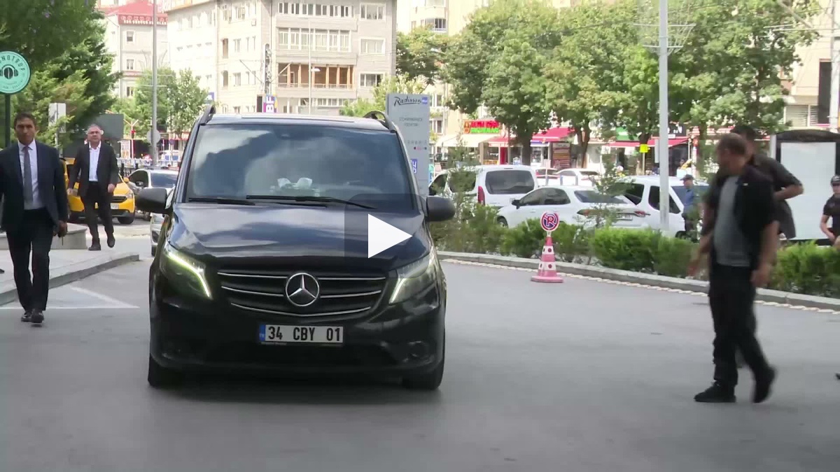 Özgür Özel, Kayseri’de iş insanları ve KOBİ temsilcileriyle bir araya geldi